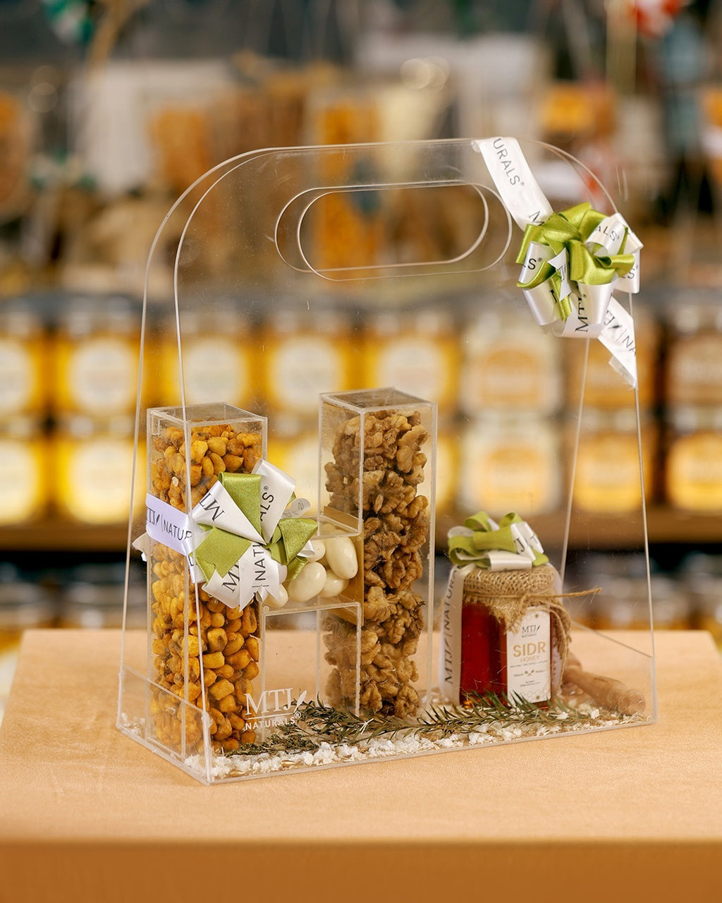 Signature Initial Hamper